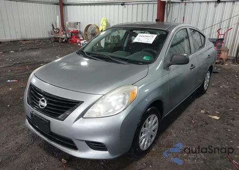 2014 Nissan Versa 1.6 S z USA, uszkodzony, nr VIN 3N1CN7AP4EL843800